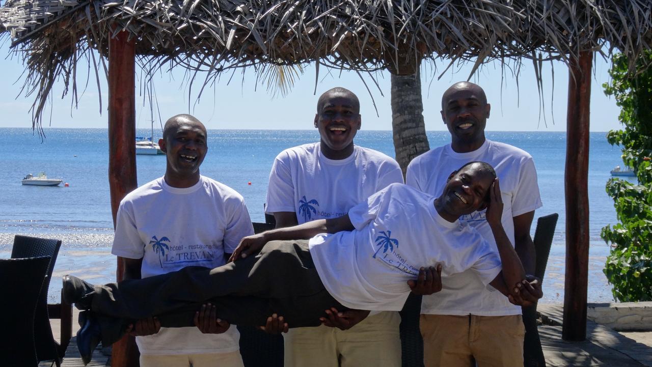 Le Trevani Hotell Koungou Exteriör bild